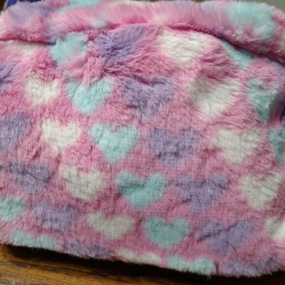 OMG Accessories Faux Fur Heart Plush Pouch - Picture 5 of 7